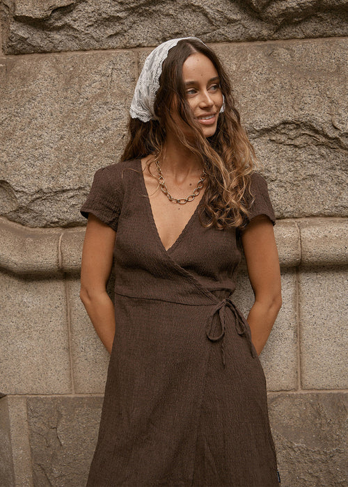 AFENDS Womens Farah - Seersucker Mini Wrap Dress - Coffee